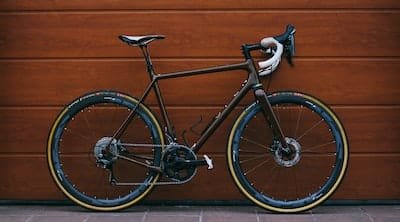 Quels sont les accessoires de vélo indispensables pour une réparation d’urgence ?